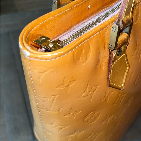 Authentic Louis Vuitton Vernis Tote - Picture 12 of 14